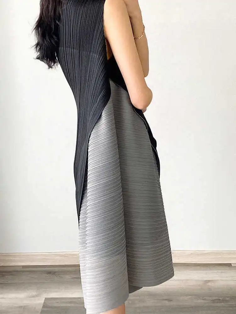 Miyake Plissiertes Kleid mit Farbblock-Design, Sommer 2025, Neues Modell mit Farbkollisions-Effekt, Locker Geschnittener A-Linien-Rock in Übergröße – Detail 12