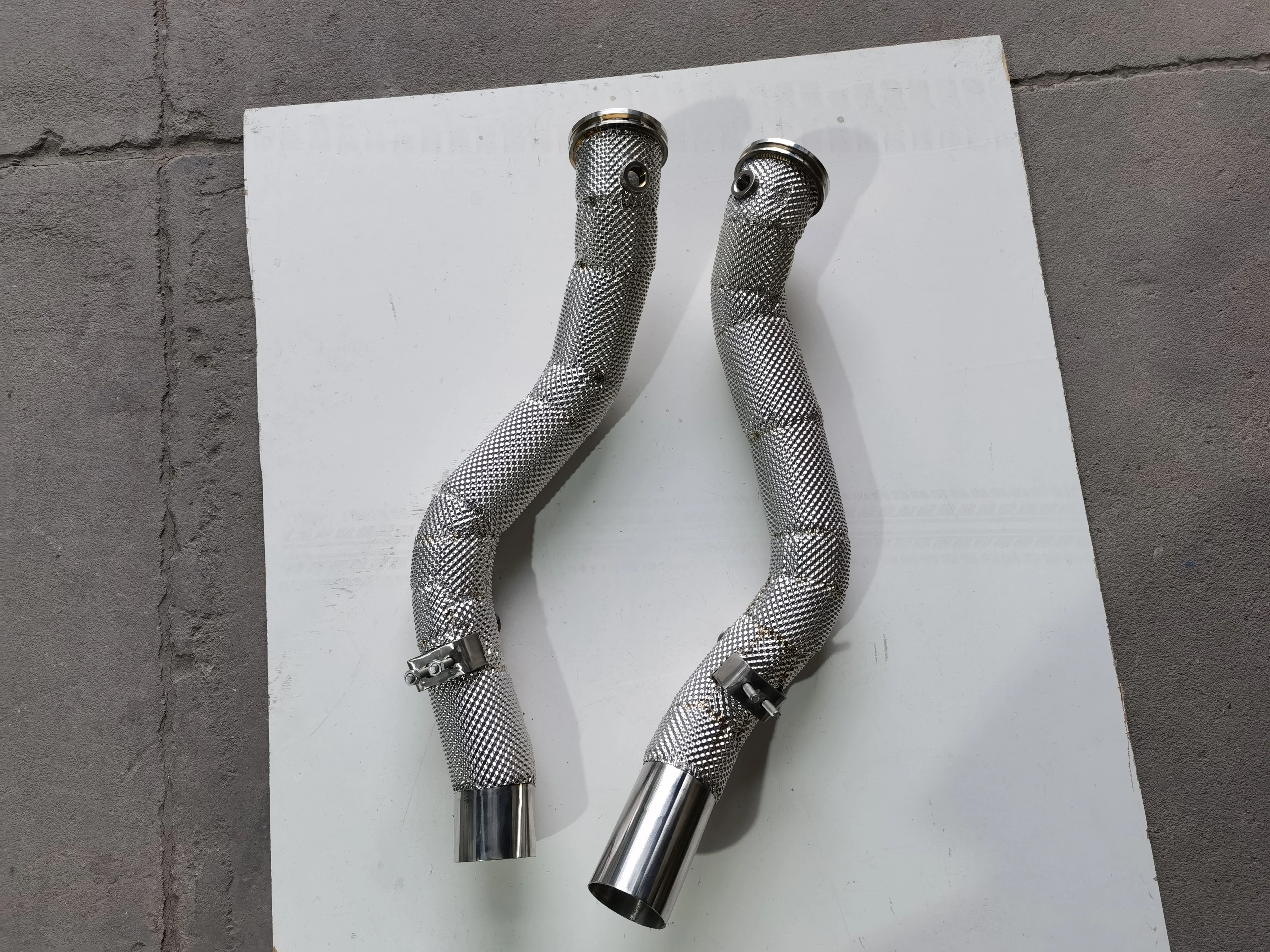 ACE Bestseller Freifluss-Downpipe aus SUS304 für Maserati Ghibli Levante Quattroporte SQ4 3.0T mit Hitzeschutzband – Detail 13