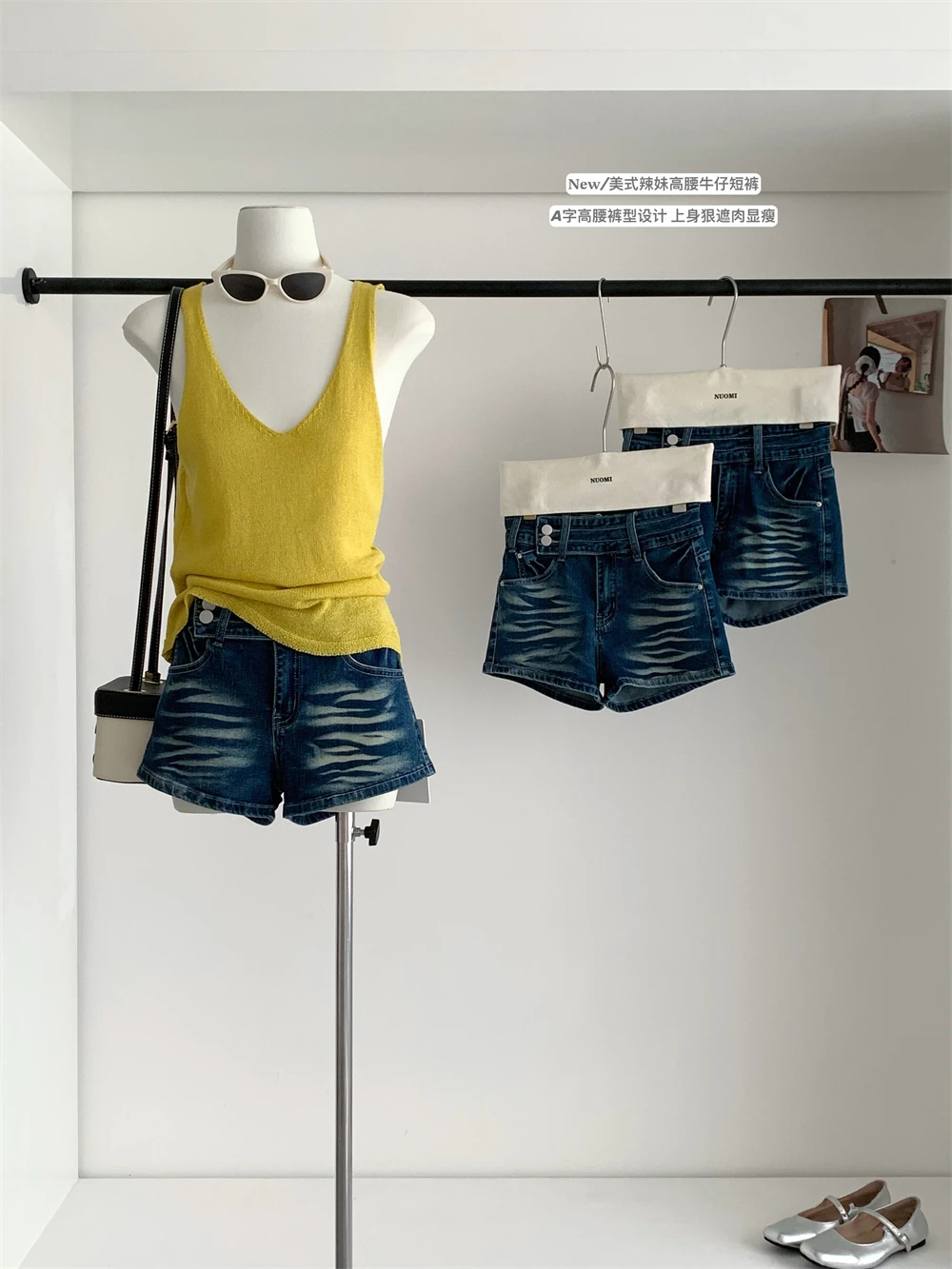 

Summer Women American Gyaru Stretch Denim Shorts 2000s Aesthetic Low Rise Hot Pants Korean Fashion Coquette Kpop Y2k Abi Grunge
