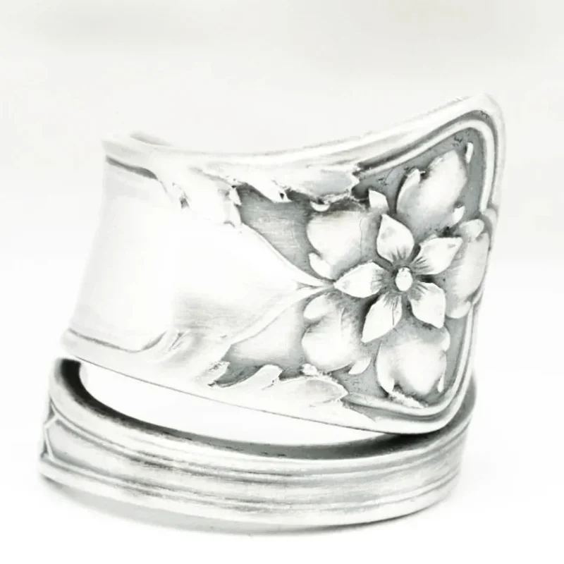 Flower Pattern Spoon Shaped Ring New Retro Carving Women Ring Metal Vintage Ring Accessories Anniversary Party Jewelry