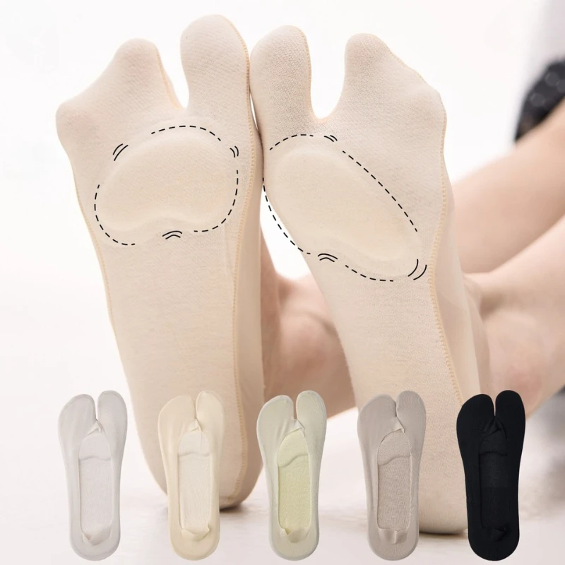 1/2Pairs Japanese Style Tabi Socks Women Invisible Toe-separated Sock Thin Silicone Anti Slip Socks with Sponge Pads At Forefoot