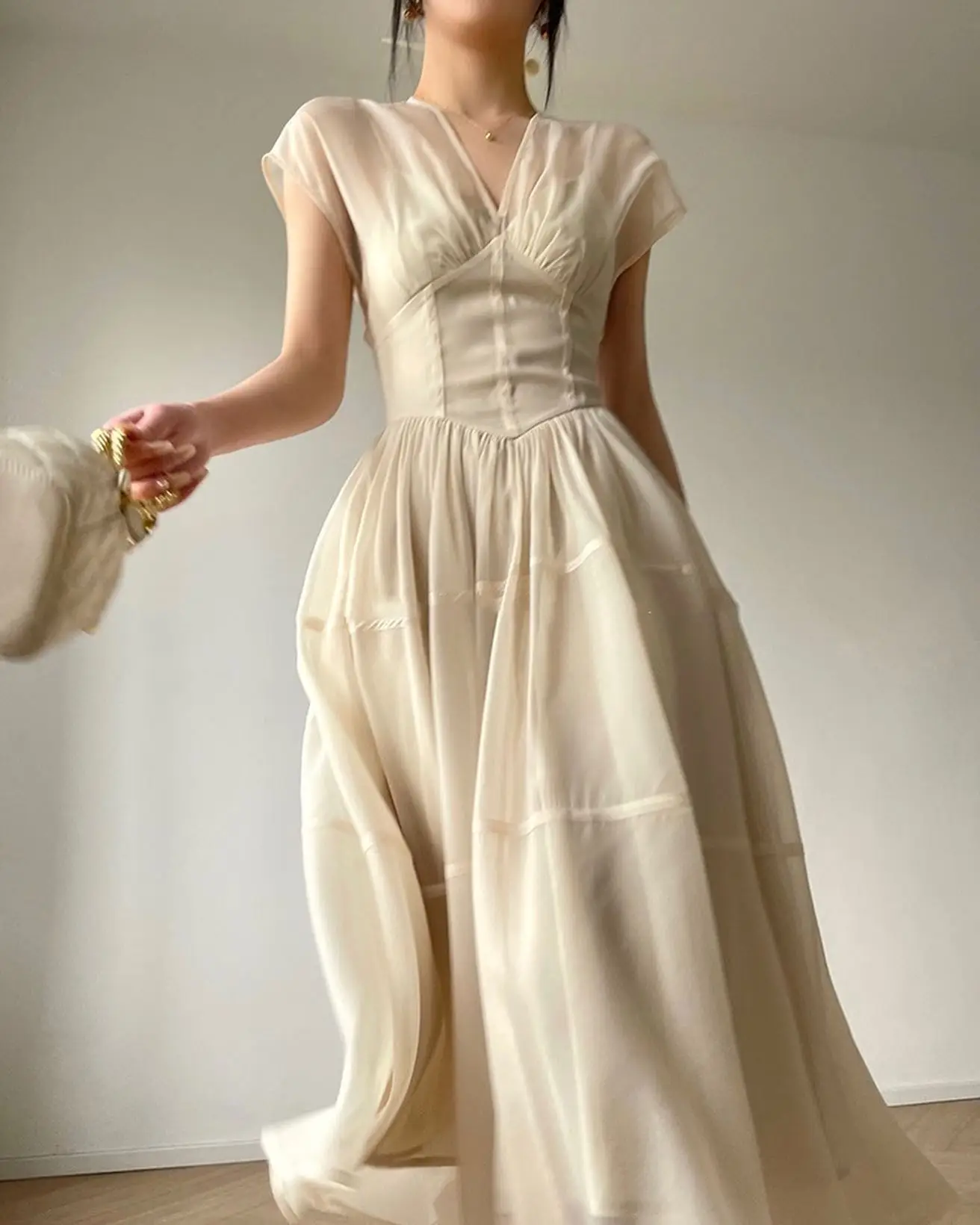 맞춤형 섬세한 Organza 이브닝 드레스 기질 반팔 v 넥 연예인 가운 맞춤 제작 특별 행사