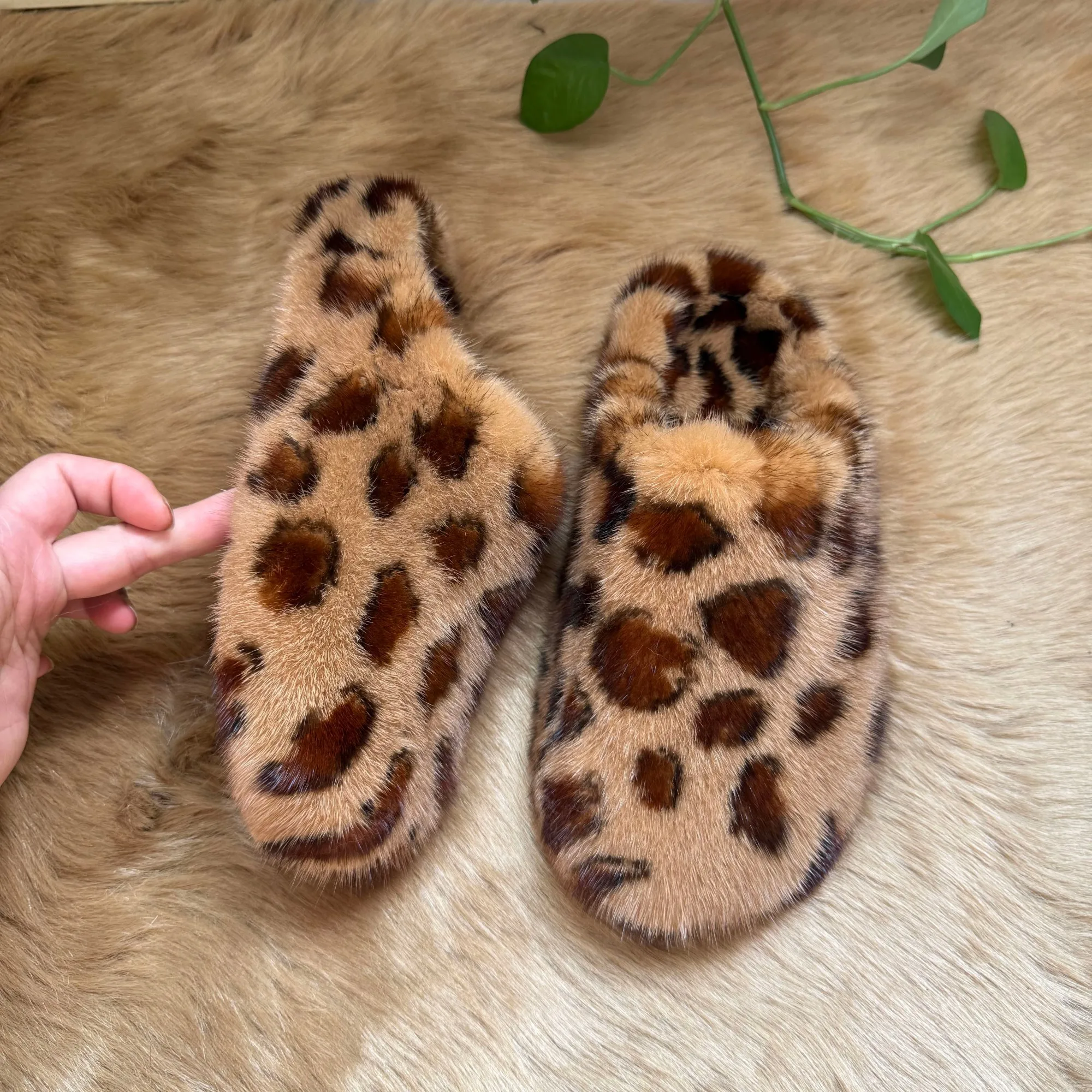 Luxury Real Mink Fur Slide Slippers Women Soft Furry Flat Warm Mule Slipper Anti‑Slip Sole Indoor House Shoes For Woman 2026