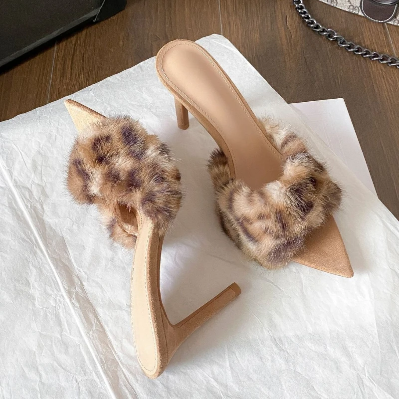 플러피 레오파드 섹시 포인티드 토 하이힐 슬리퍼 여성 패션 아웃도어 슬라이드 가을 겨울 슬리퍼 드레스 여성 신발