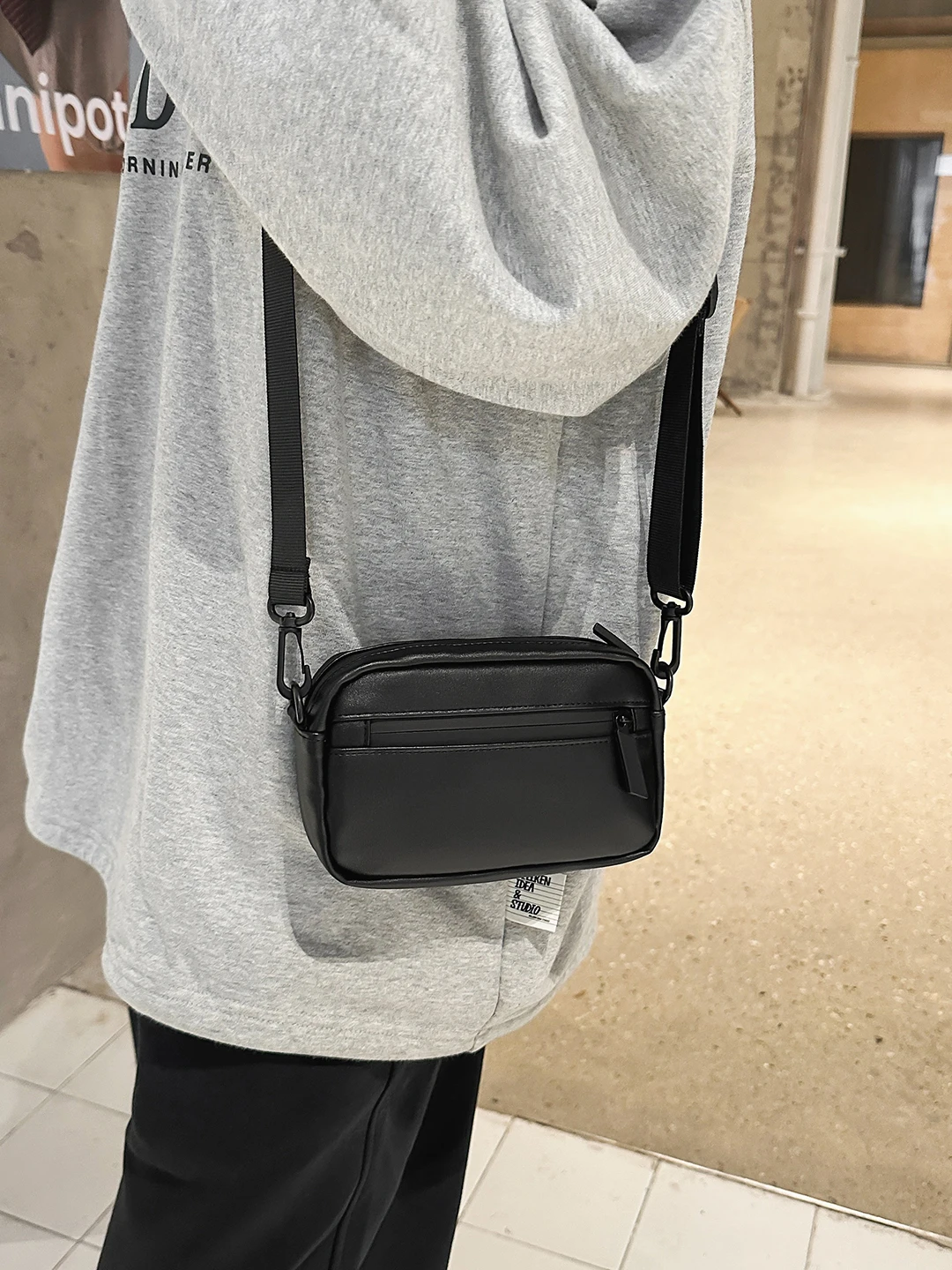 Lightweight Men's Crossbody Bag Fashion Brand Single Shoulder Bag  Mobile Phone Backpack Commuting Bag Korean Style