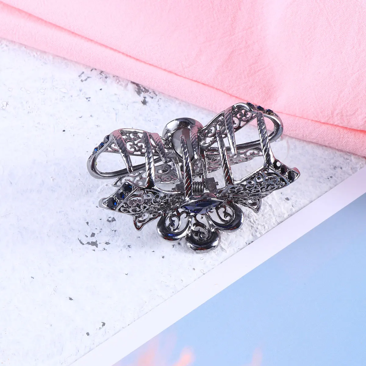 

Crystal Clips Chunky Jaw Claw Metal Accessories Smooth Bottom Non Damaging Teeth Design Styling Tools Hair Decorations Women