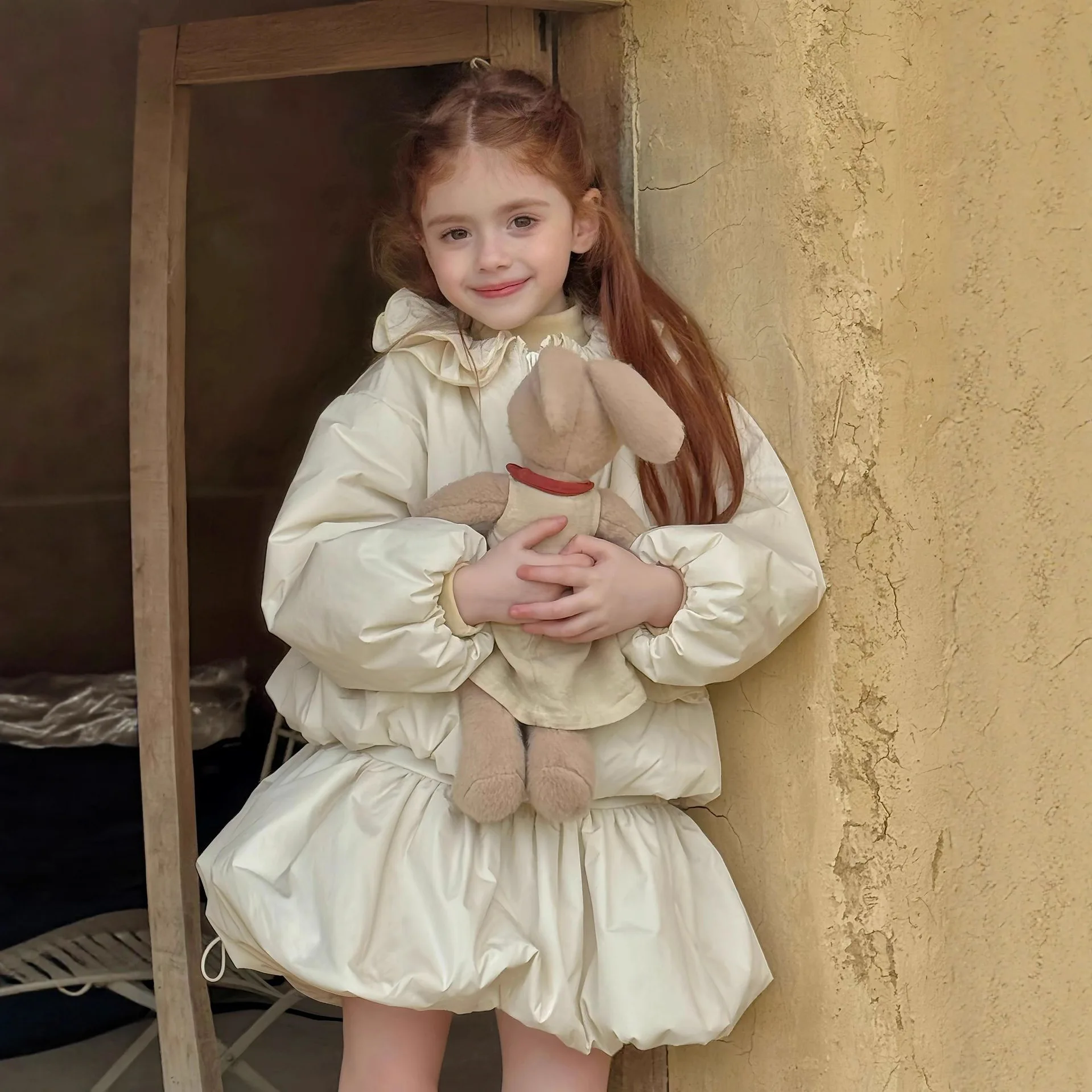 ملابس أطفال جديدة لخريف وشتاء 2025 معطف كوري للفتيات من القطن بياقة مقلوبة معطف للأطفال بنصف تنورة من القطن السميك #3