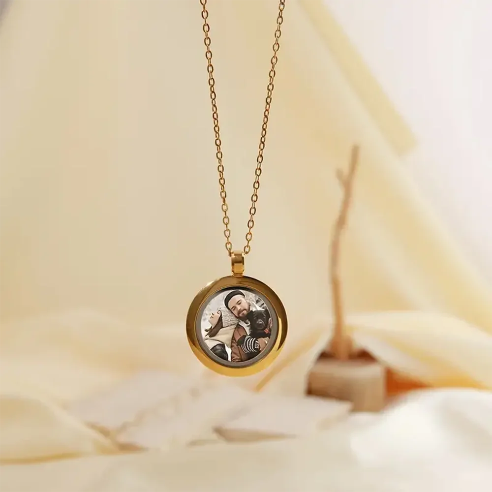 

Personalized Couple Family Photo Necklace Custom Dog Picture Miss Charm Waterproof Stainless Steel Jewelry Gift Valentine's Day