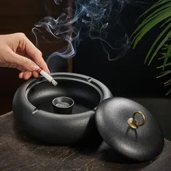 Creative Black Matte Ceramic Ashtray with Lid Indoor Wind & Ash Resistant Car Ashtray Portable Ceramic Ashtray Home Decoration