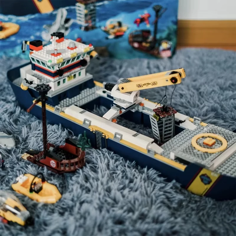 

745 pcs City Ocean Reconnaissance Ship model Set Building Blocks Adventure Assembly Toys Children's Birthday Boy Christmas Gift