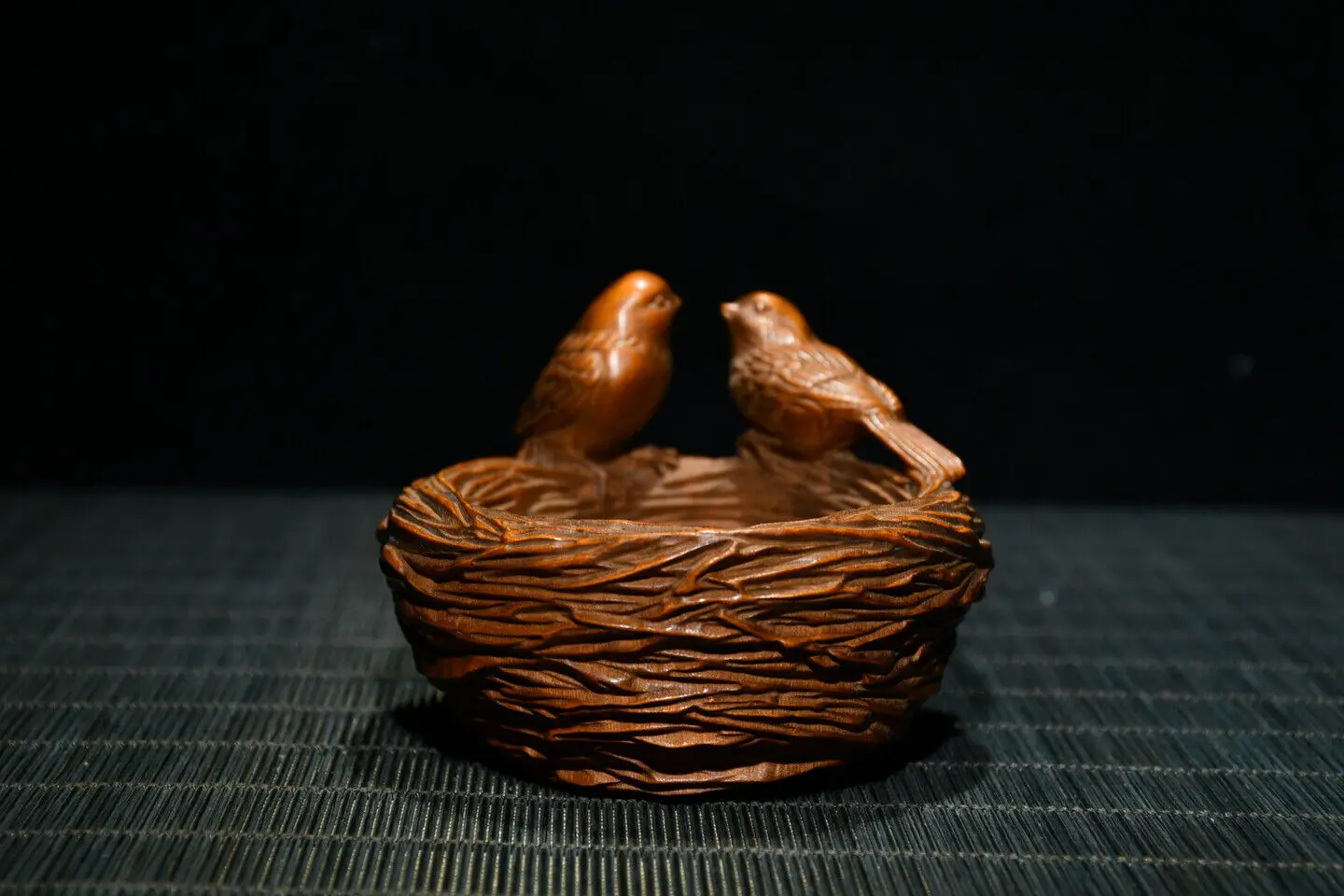 Chinese Antique Boxwood Carved Exquisite Bird's Nest Statue Collection Gift Art