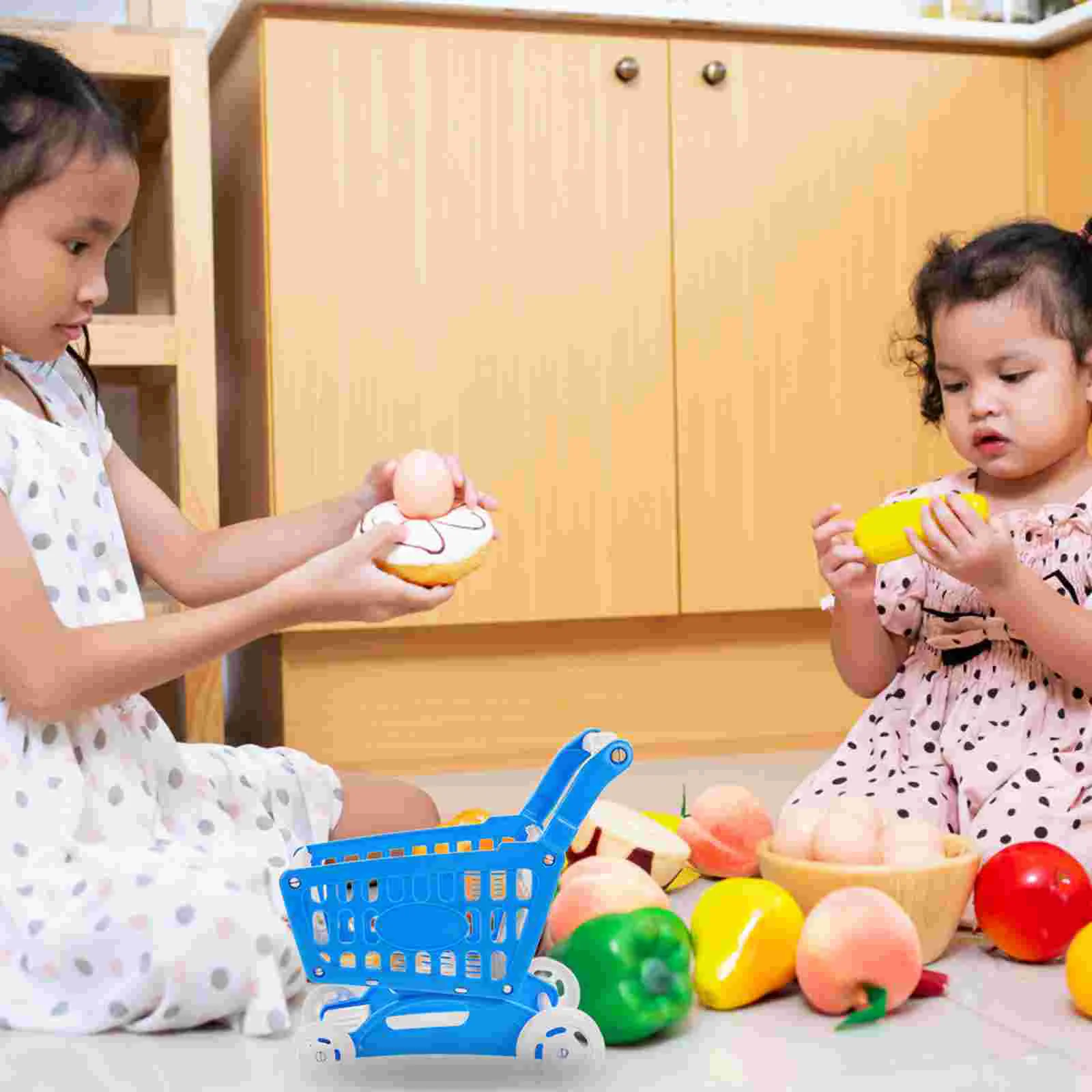 Gemonteerd mini-winkelwagentje Speelgoed Kinderwagens Mand Plastic trolley voor 2-jarige supermarkt