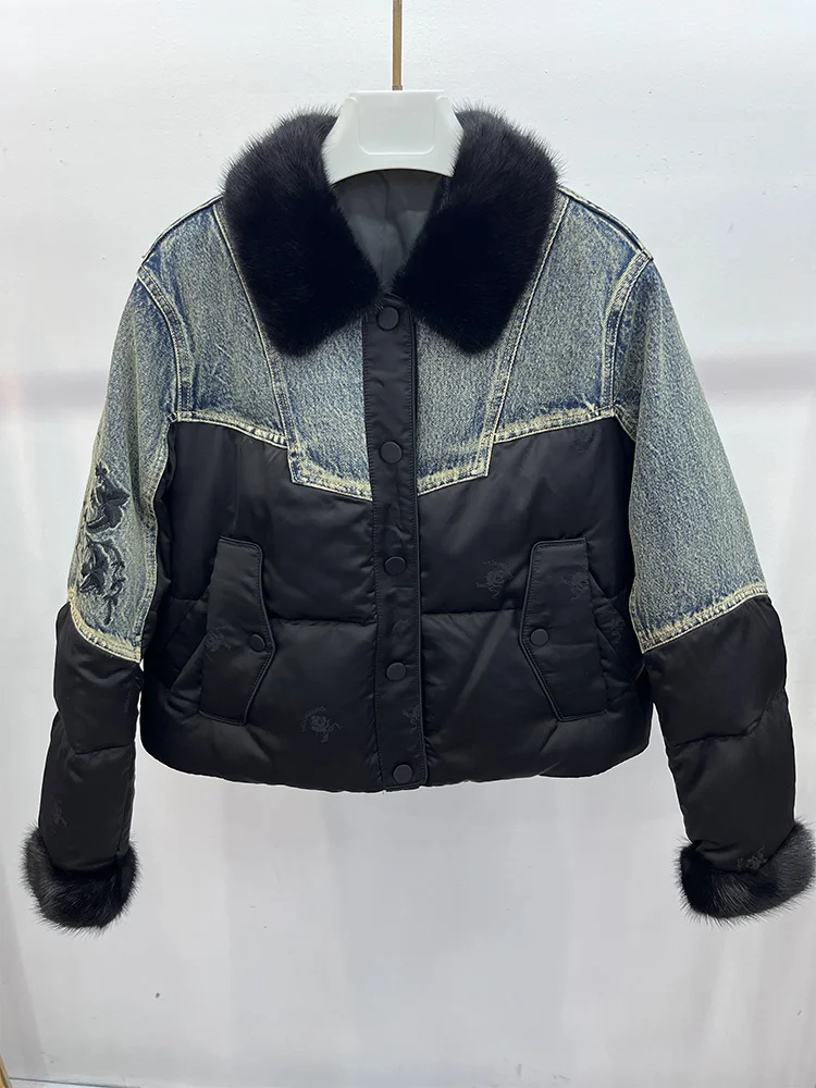 เสื้อแจ็คเก็ตขนเป็ดสำหรับผู้หญิง ฤดูหนาว ปี 2025  ตกแต่งด้วยขนมิงค์ธรรมชาติ  ผ้าเดนิม  งานปักหรูหรา