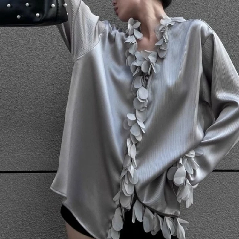 

Elegant Lace V-neck French Design Loose Long-sleeved Shirt 2025 Spring and Summer Fashion Commuter Blouse