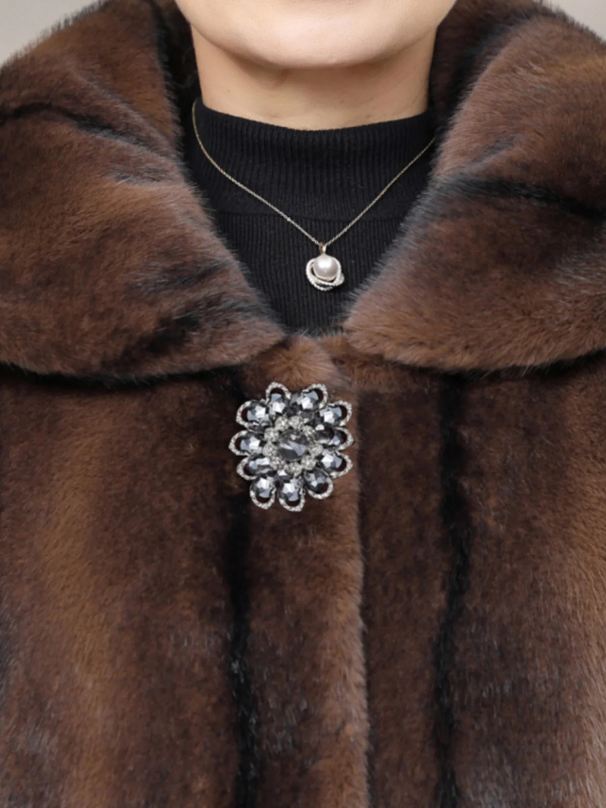 andma Winter Nerzmantel Mittellang Damen Oberbekleidung Wasserkaninchenfell Top-Mantel für Damen und Frauen