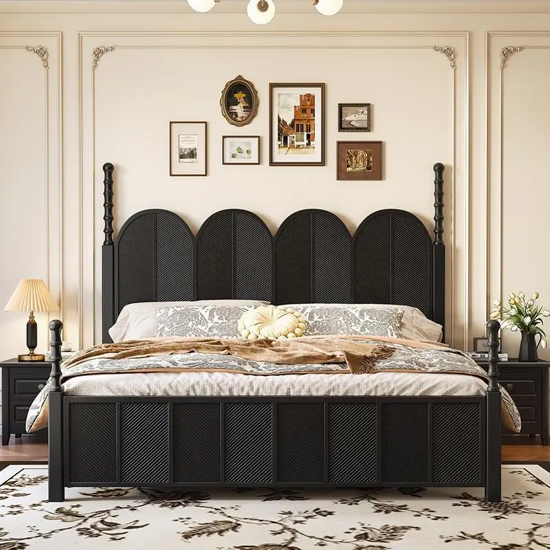 French retro antique double bed engraved 1.5 meters 1.8 simple Roman column black American princess wedding bed wedding