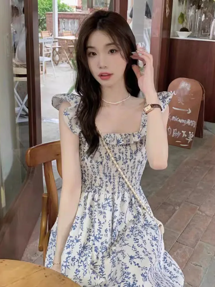 

Square necked floral dress for women in summer sweet and slim with waistband small flying sleeves seaside beach long 2WO4