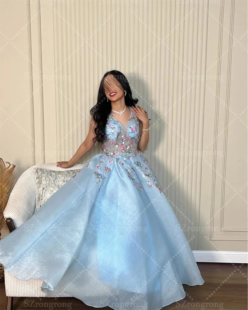 فستان سباغيتي أزرق مصنوع حسب الطلب على شكل حرف a ثلاثي الأبعاد من الدانتيل الزهري فستان عربي سعودي بدون ظهر طول الأرض ثنيات للحفلات الراقصة