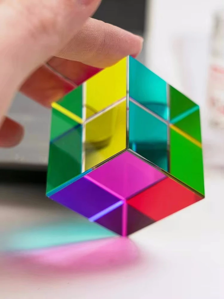 40 mm (1,57 Zoll) Farbwürfelprisma Drei Primärfarben Populärwissenschaft Optisches Farbexperiment Spielzeug Home Color Neocubes Spielzeug – Detail 3