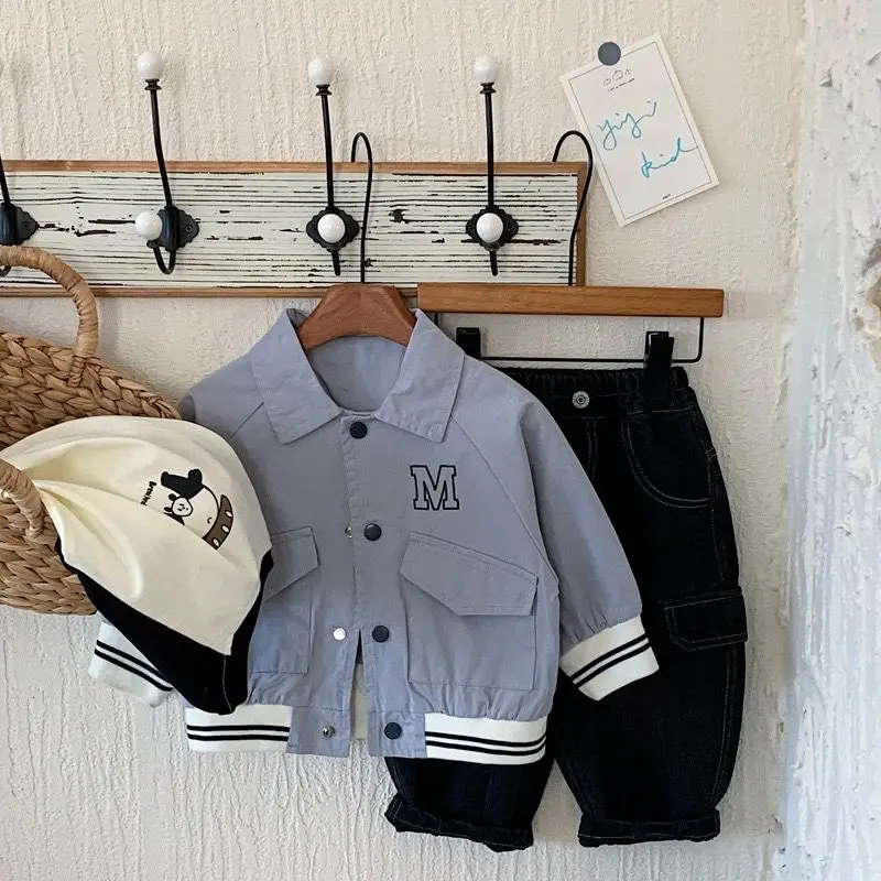 Korean Nspired Kids' Embroidered Letter Collared Baseball Jacket Stylish Unisex Spring Autumn Coat for Boys Outerwear