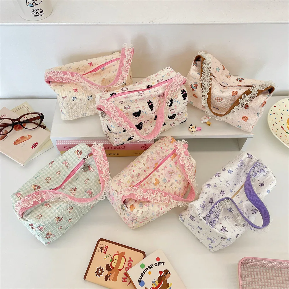 

Kawaii Floral Print Lace Trim Makeup Bag Soft Cotton Quilted Cosmetic Pouch Multi-functional Travel Storage Handbag for Students