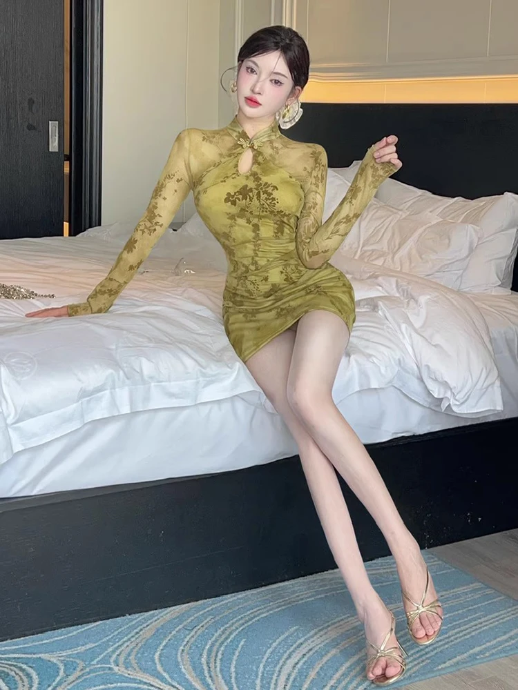 REDDACHiC ヴィンテージ花柄中国女性チャイナドレスシアー中空長袖ボディコン袍ミニドレスヴィンテージセクシーな衣装