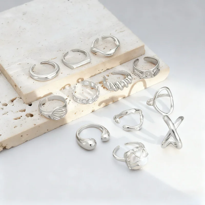 European and American vintage gold ring set, pearl chain twisted geometric open ring combination, exaggerated stackable knuckle rings, unique and fashionable women's daily party accessories
