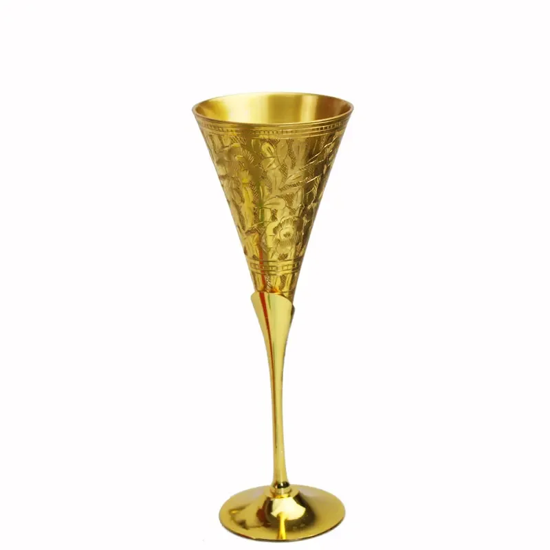 

fashion imported brass goblets, wine glasses, Southeast Asian style restaurants, bars and cafes, bronze ornaments.