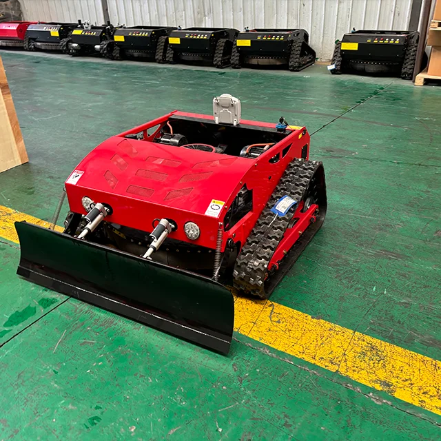 جزازة العشب الروبوتية الصغيرة التي يتم التحكم فيها عن بعد، ميزة ذاتية الدفع، محرك رباعي الأشواط للاستخدام في المزرعة