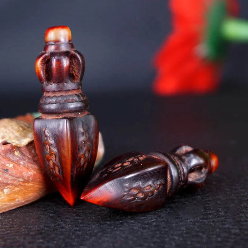 

Horn Carving Subduing Club Necklace Reading Pendant Handmade Accessories
