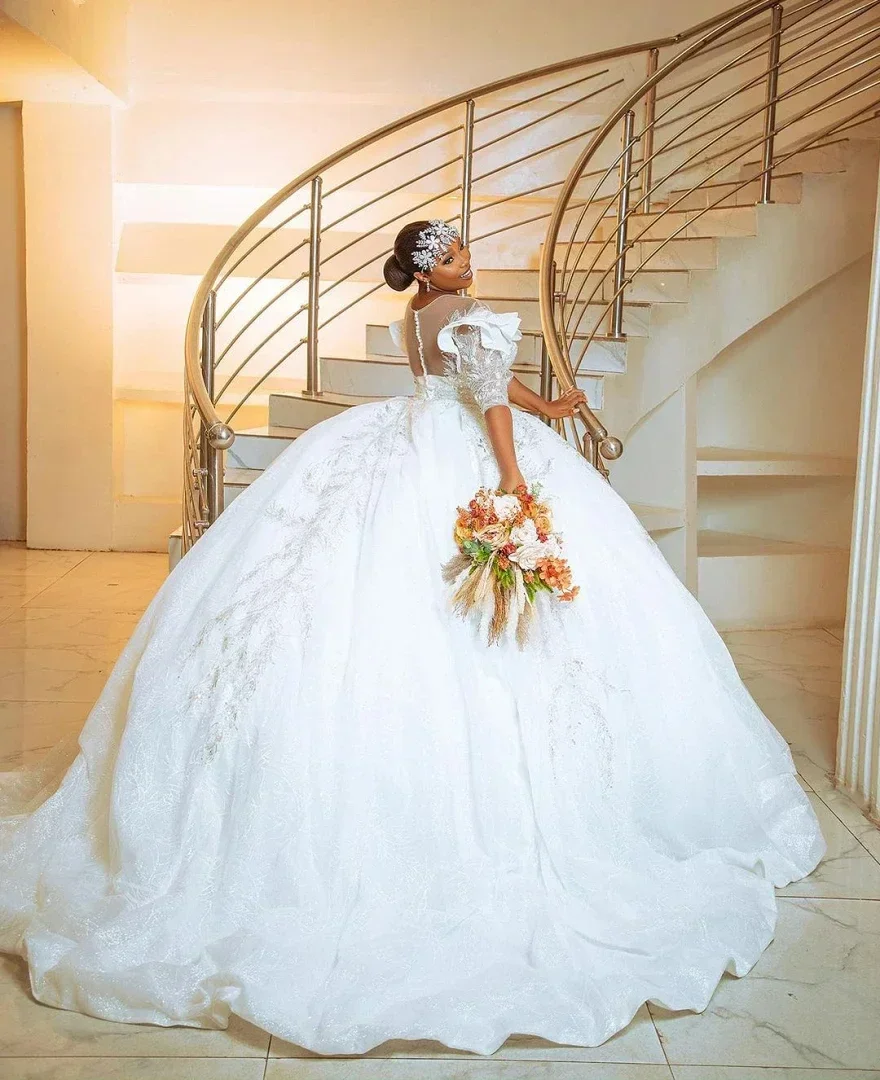 تخصيص الكلاسيكية مغرفة يزين الخرز Ballgown فستان الزفاف Vestido De Casamento نصف الأكمام أزرار الظهر منتفخ فستان زفاف #1