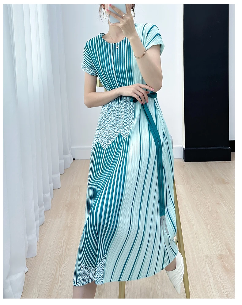 

HOT SELLING Miyake Fold stripes print o-neck short sleeve lacing big A-Line dress IN STOCK