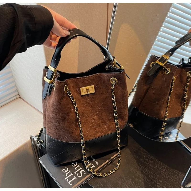 

Women's Versatile Shoulder Bag Multiple Carrying Options For Different Occasions Adaptable Design With Convertible Straps