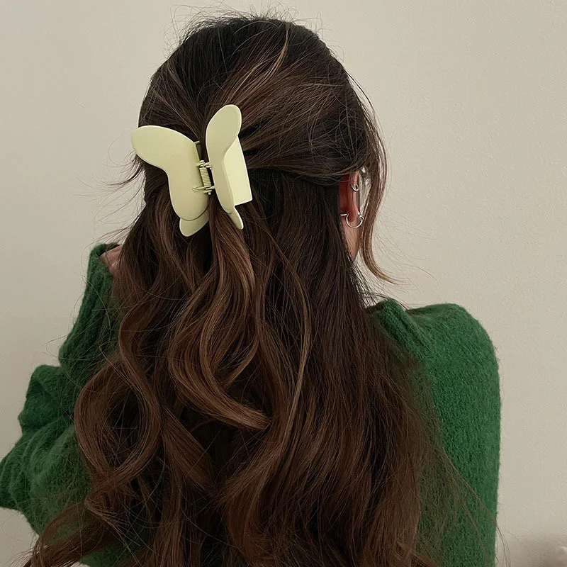 

Women's Metal Butterfly Hair Claw Clip Summer Fashion Back Head Hairpins Solid Color Matte Shark Clip Hair Accessories for Girls