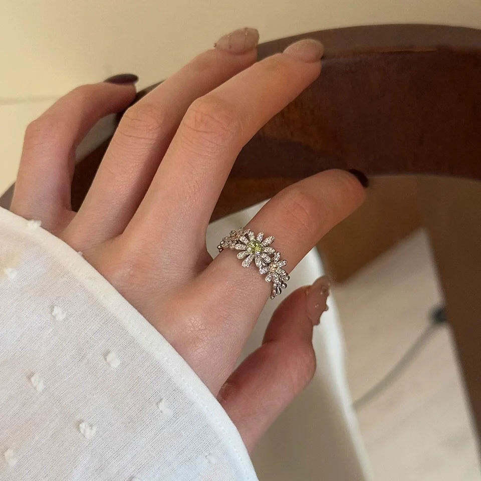 XIYANIKE Sparkling Zircon Daisy Flower Open Rings For Women Romantic Fashion New Jewelry Gift Party Wedding Wholesale Anillos