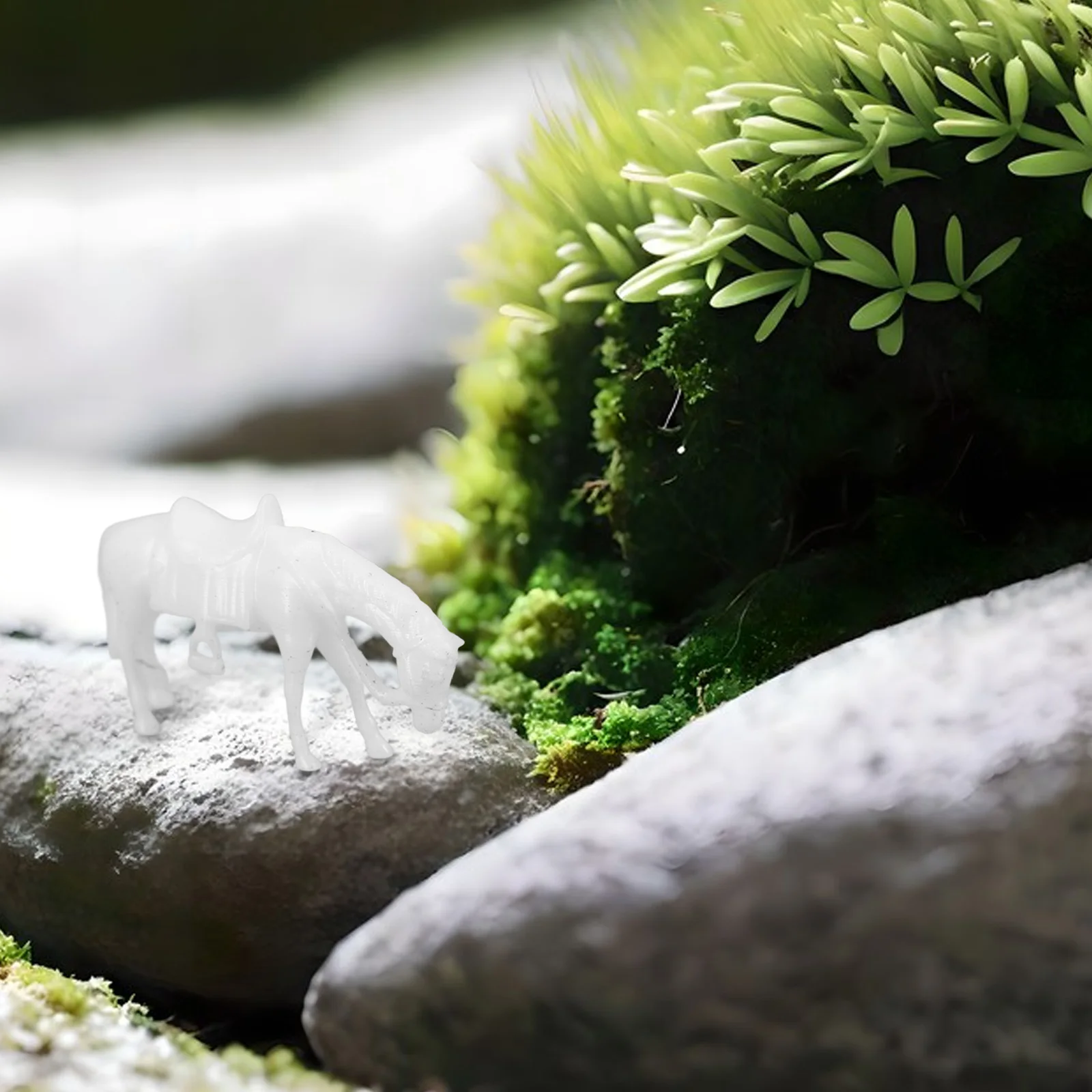 

3pcs Mini Figurines Resin Statues Delicate Standing Horse Decorative Figurines For Home Office Terrariums Diy Garden Adornments