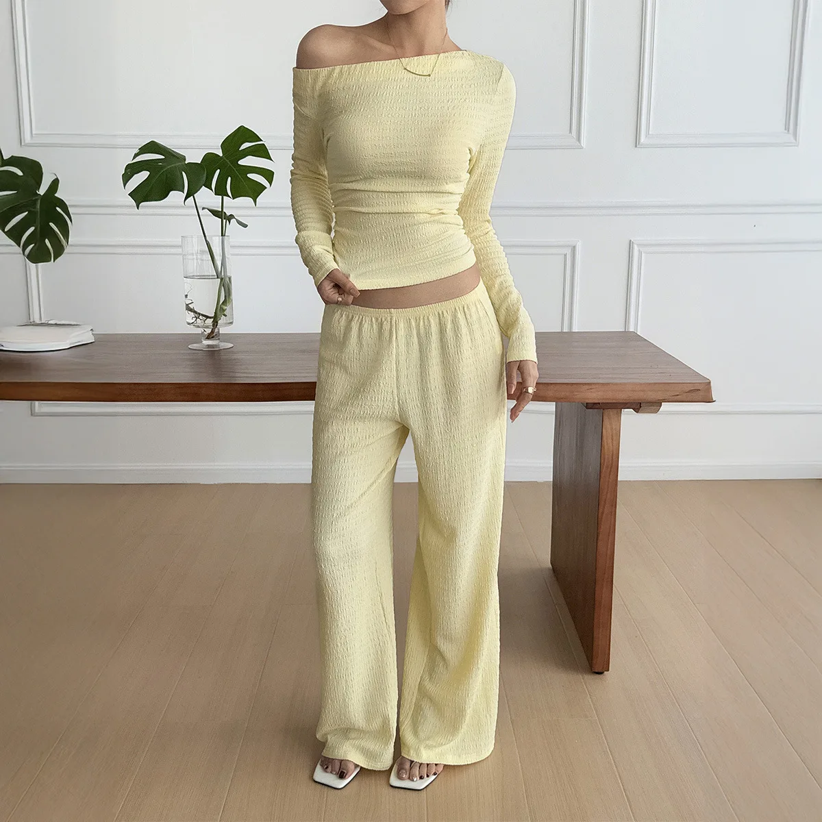 

Leisure Vacation Long Sleeved Vest Long Pants Two-piece Set Women's Clothing 2025 Autumn and Winter