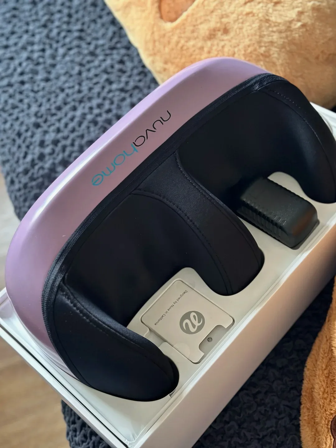 STLFNuwa Portable Foot Care Massager with FIR Heating and Vibration Kneading Targeting Plantar Points for Home or Office Use