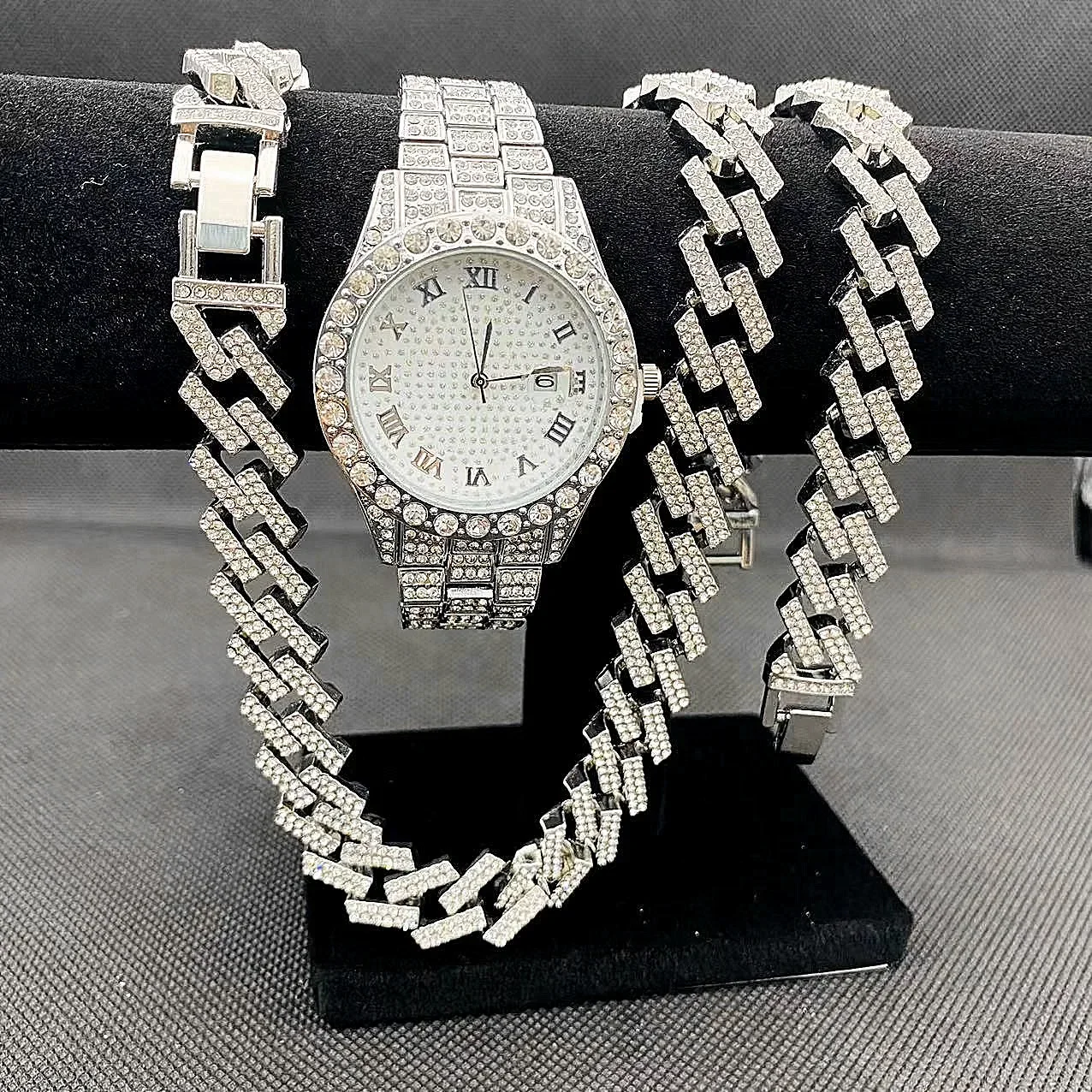 Jojo diamond (crimson diavolo) купить от 328,00 руб. Художественные ремесла и шитье на 1rub.ru Jojo diamond (crimson diavolo) купить от 328,00 руб. Художественные ремесла и шитье на 1rub.ru