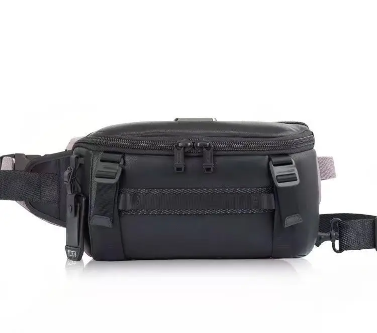 حقيبة حبال الصدر الحضرية للرجال، مصنوعة من النايلون الباليستي المتين، مقاومة للماء وخفيفة الوزن للأساسيات اليومية.