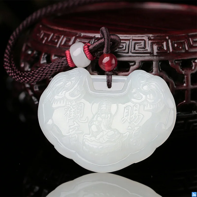 New model of Hetian white , heart-shaped Guanyin Bodhisattva pendant, Buddha , peace jade plaque
