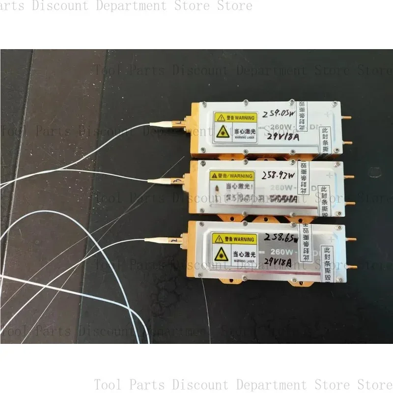 Bomba infrarroja láser de alta potencia con módulo de 260W con fibra óptica (segunda mano, no 100% nueva)