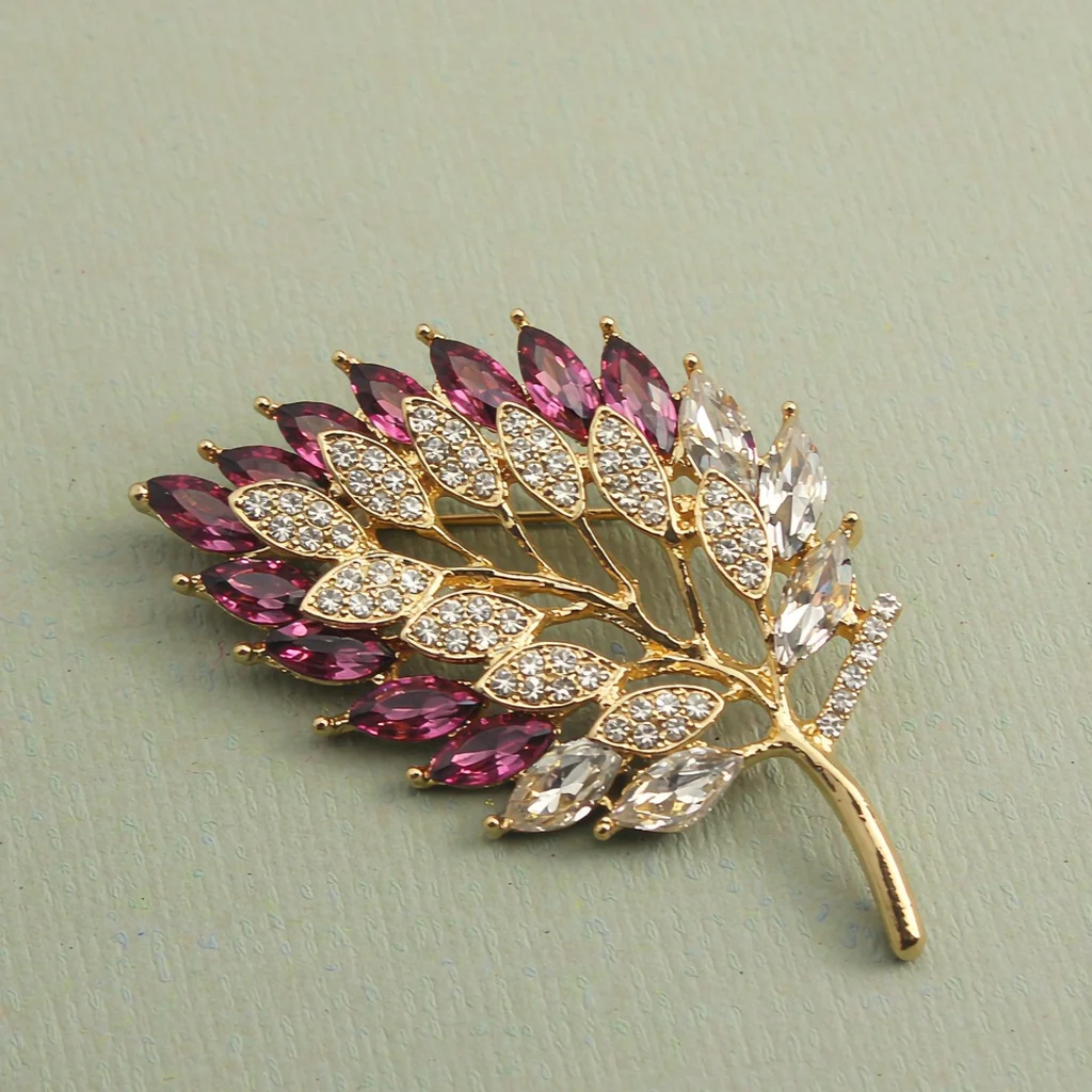 2026 Shoe badge, couple's commute clothing accessory, pin, hidden clasp, unique, for dates, high aesthetic appeal, shoe embellishment, light luxury waterproof, elegant, metal lapel pin, metal clasp, versatile, personalized style, decorative brooch, anti-exposure accessory, best match, corsage, high-end