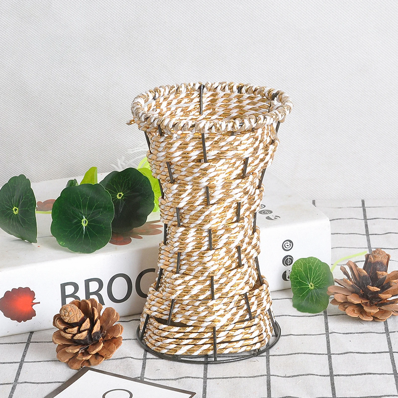 

1pc Decorative Flower Vase Vintage Rattan Planter Handmade Woven Bucket For Home Kitchen Office Decoration Slender Waist