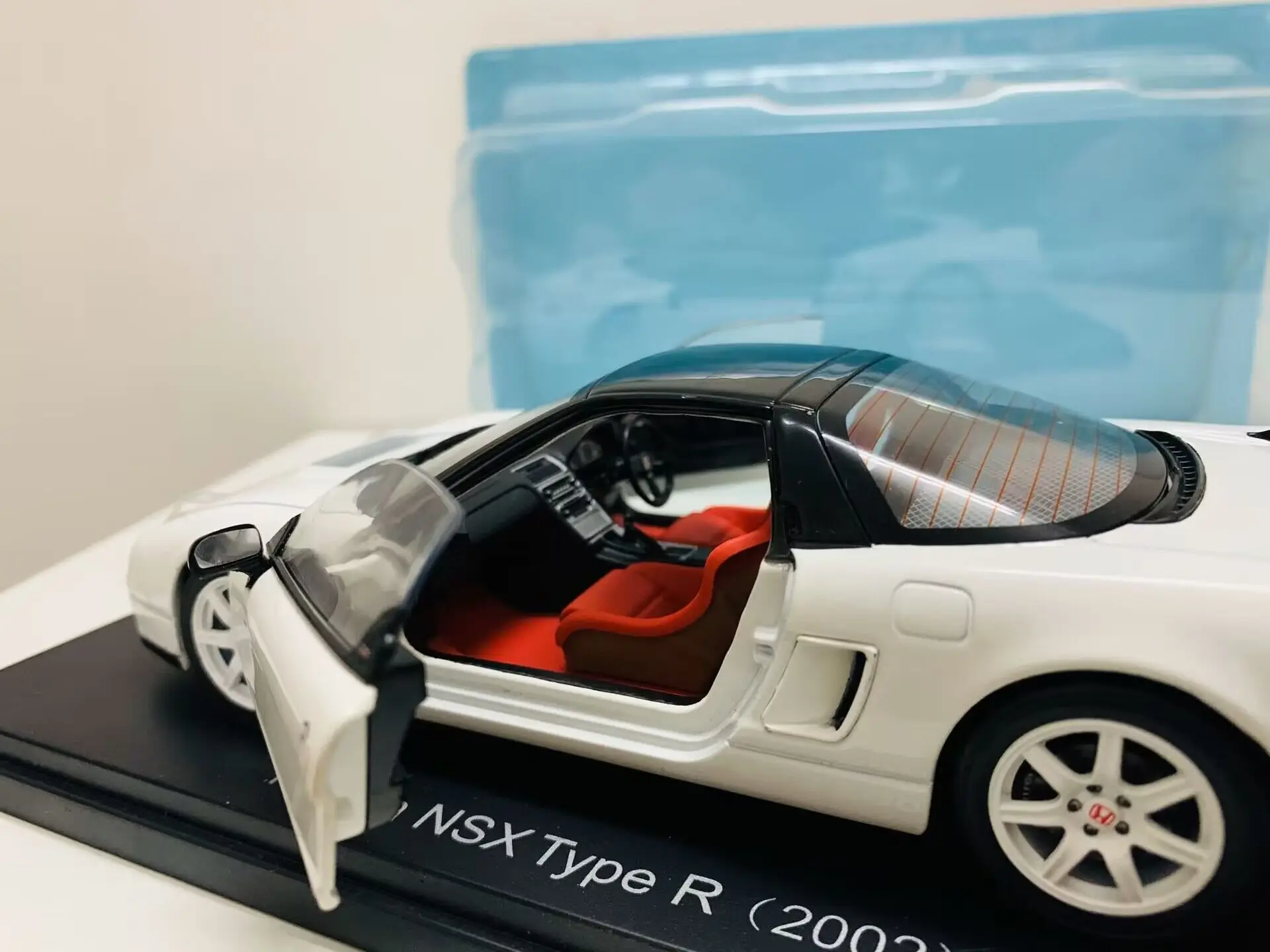 1/24 Scale Alloy Die-Cast Model Car NSX Type R 2002 Door Open Children's Birthday Gift Toy Scene Decoration