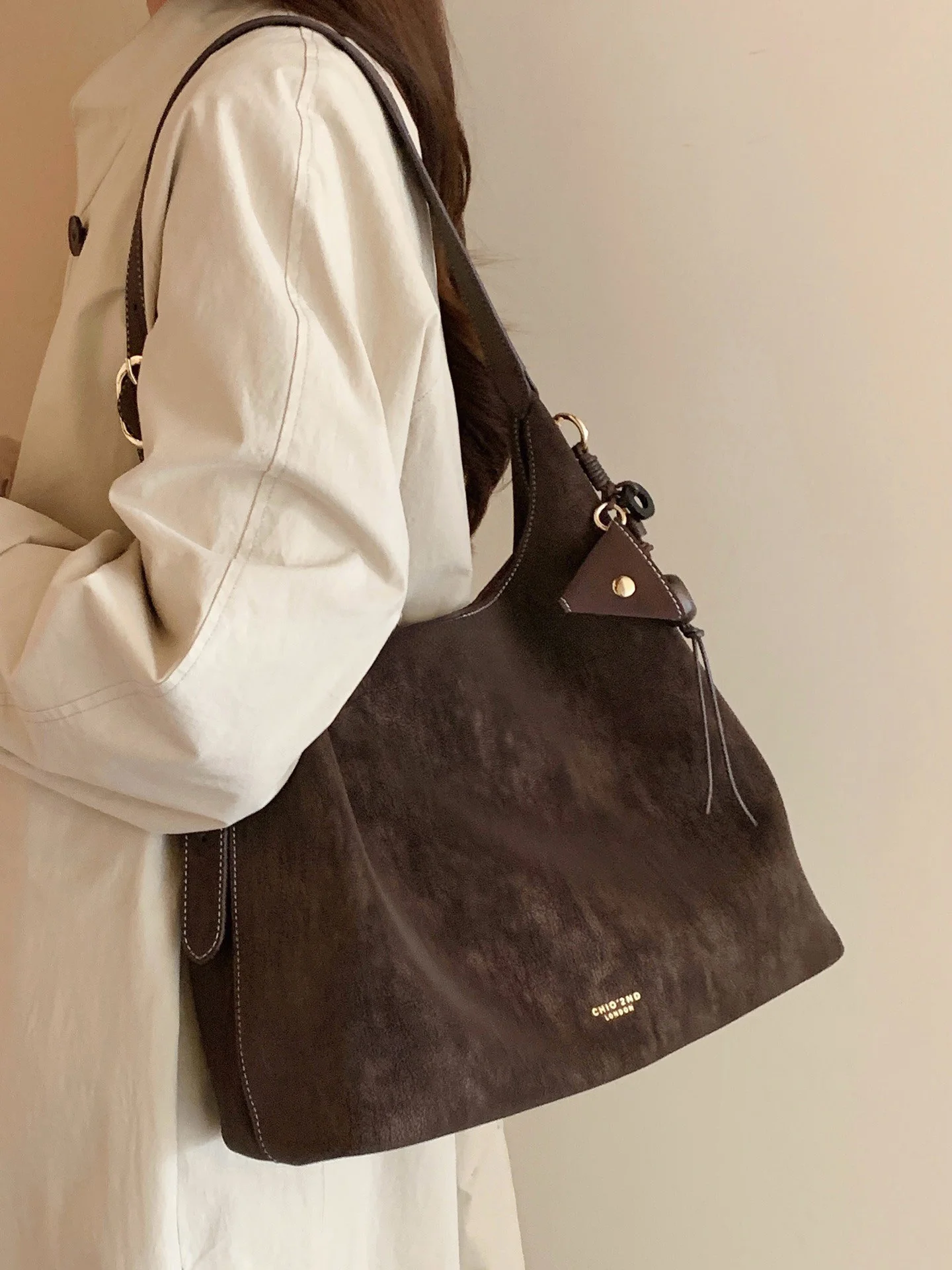 

Винтажная большая сумка-хобо Chio'2nd для женщин, мягкая сумка через плечо из полиэстера и замши, сумка-кроссбоди с регулируемым ремнем, повседневная сумка-тоут