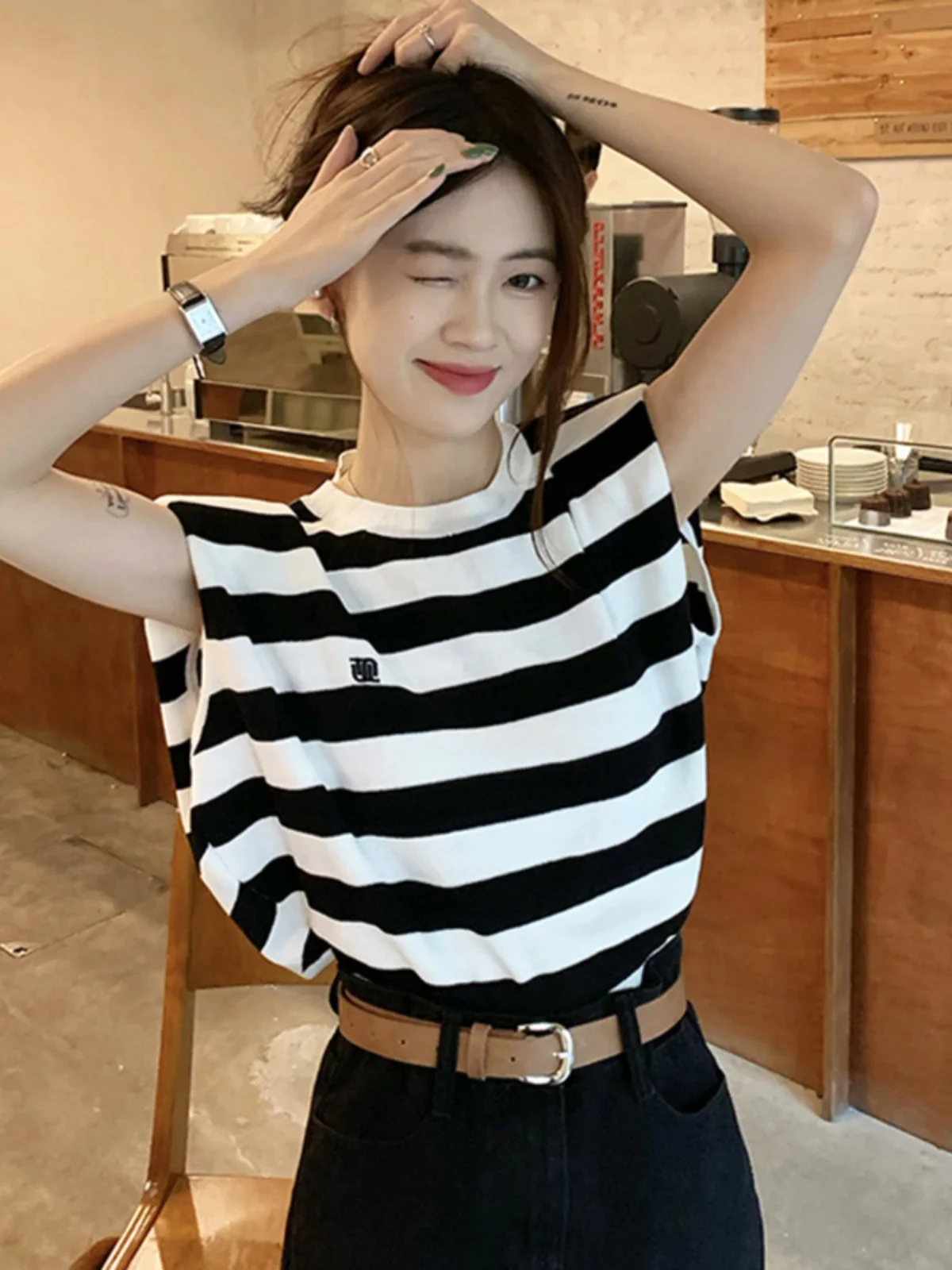 

Новая летняя женская майка в полоску в американском ретро-стиле, с круглым вырезом, модная повседневная, в корейском стиле