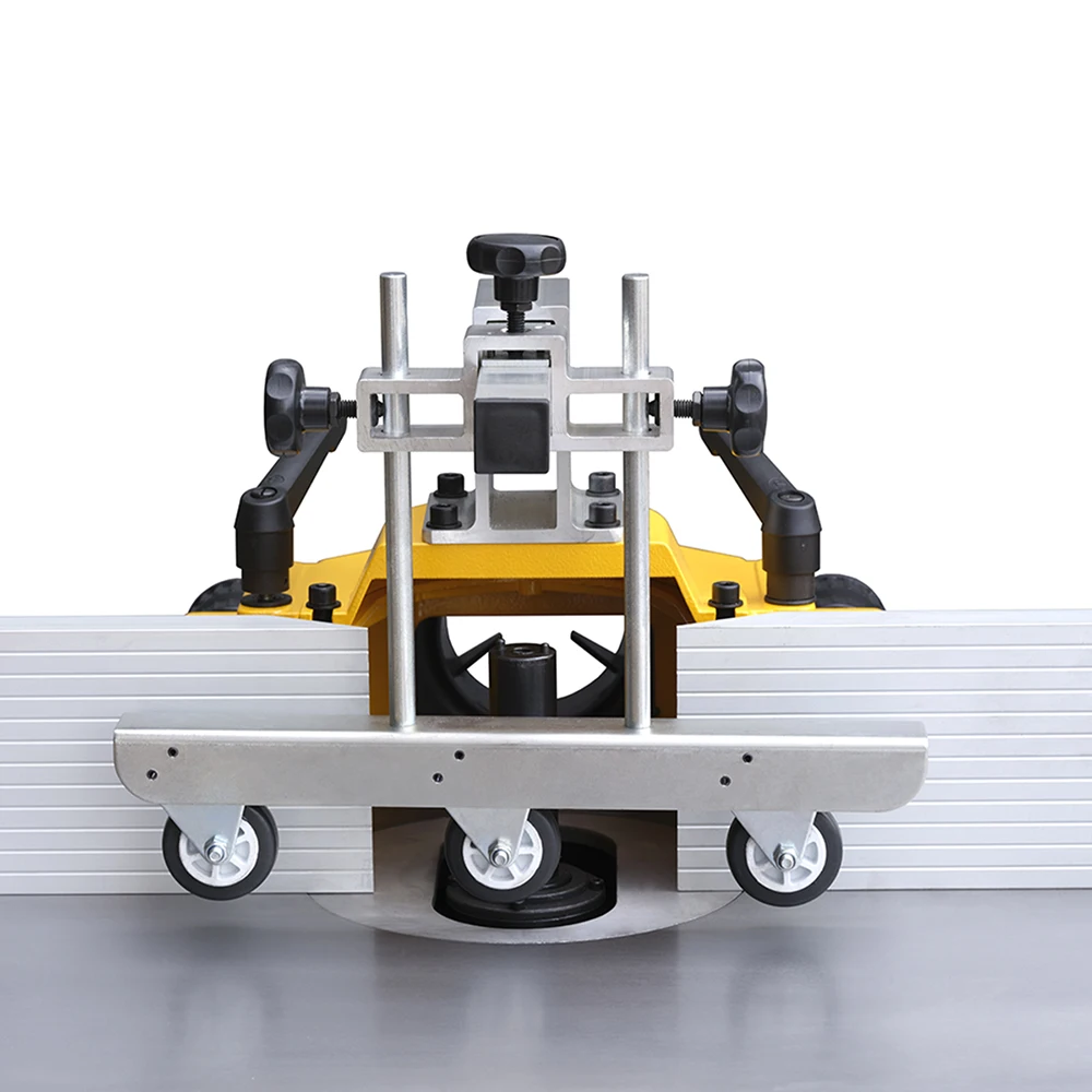 Spindelformmaschine mit Schiebetisch