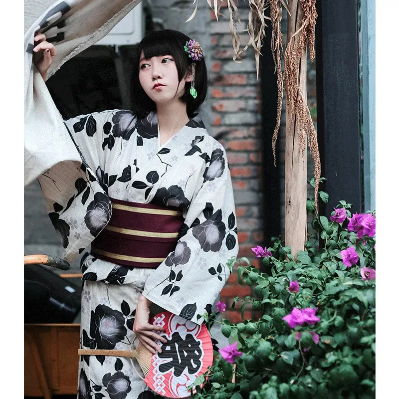 

Japanese Kimono Yukata Japanese and Japanese Style Photo Kimono Small Fresh and Elegant Black Camellia Modified Version
