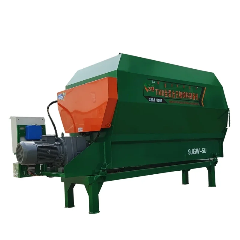 Manufacturer's horizontal TMR whole day grain feed mixing machine, cattle and sheep feed crushing and grass mixing machine